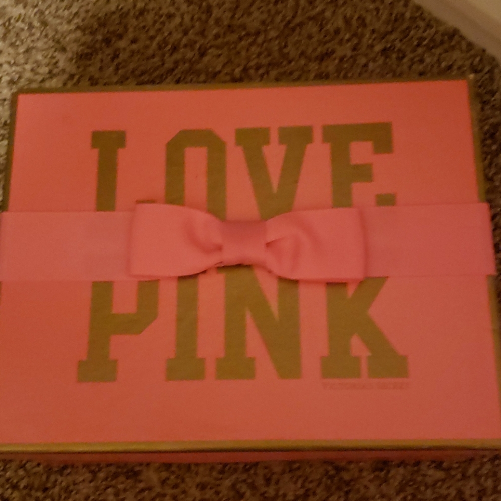 Vs pink billion dollar dog